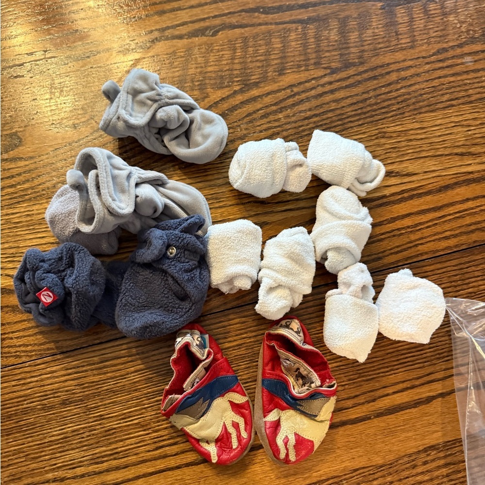 6 M Cloth Bundle W Sleep Sack & Socks - Picture 8 of 8